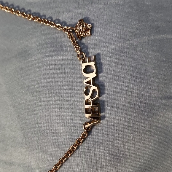 NWT AUTHENTIC VERSACE MEDUSA NECKLACE - Picture 2 of 16